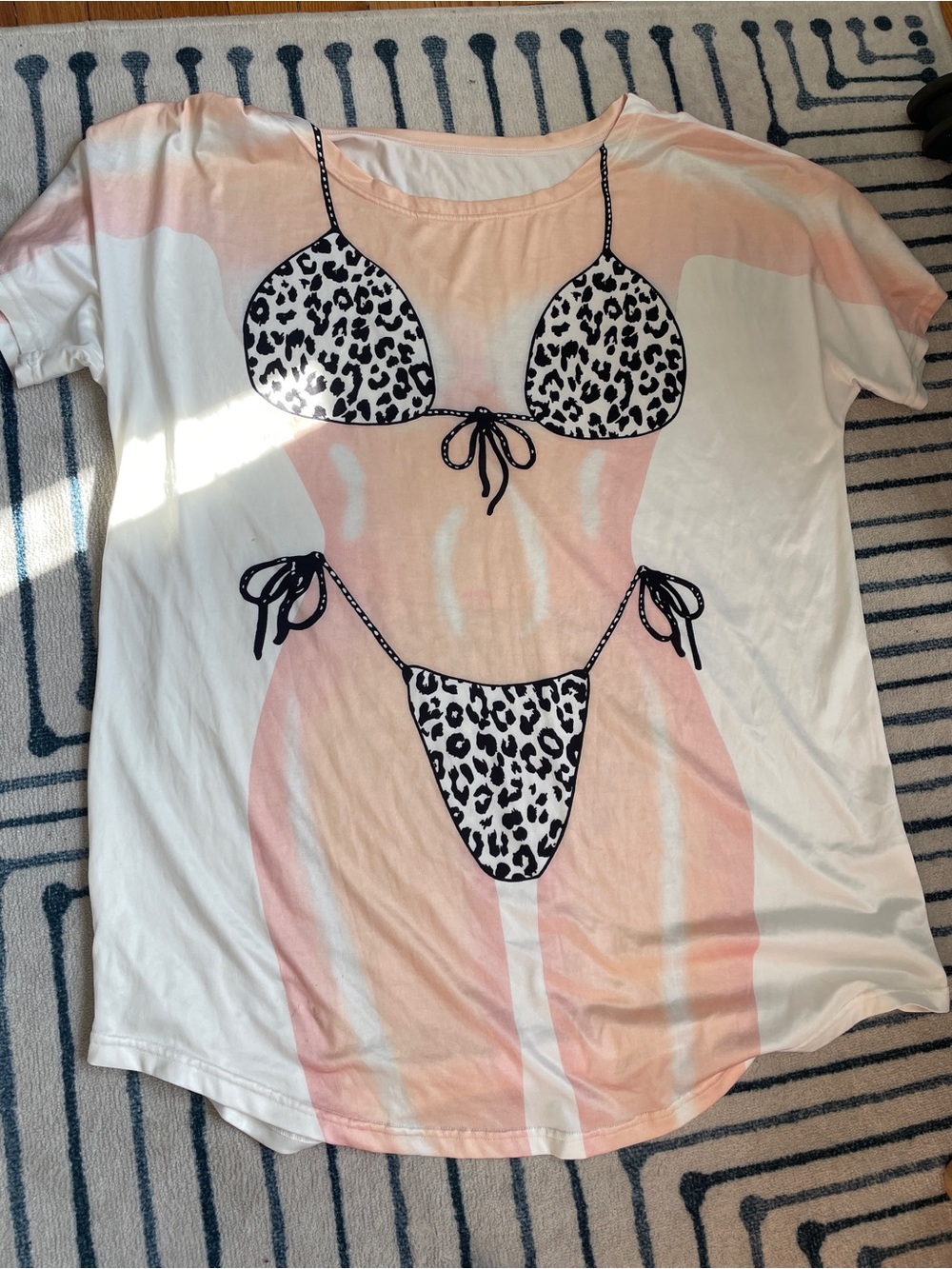 Women’s Graphic Bikini-Print Tee in Peach and White